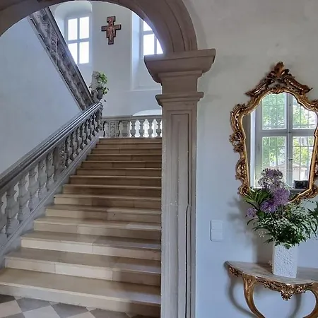 Appartement Schloss Kirchschoenbach Bei *